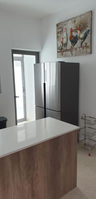 Upmarket, New, Stunning 3 Bedroom Apartment Close To The Beach! Перейбер Экстерьер фото
